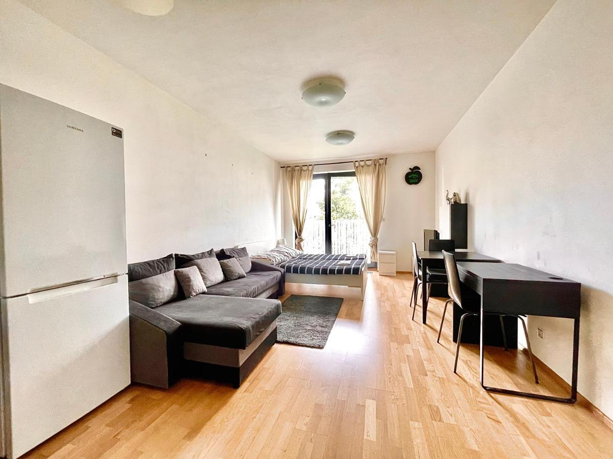 Garden Park Studio Praga Exterior foto